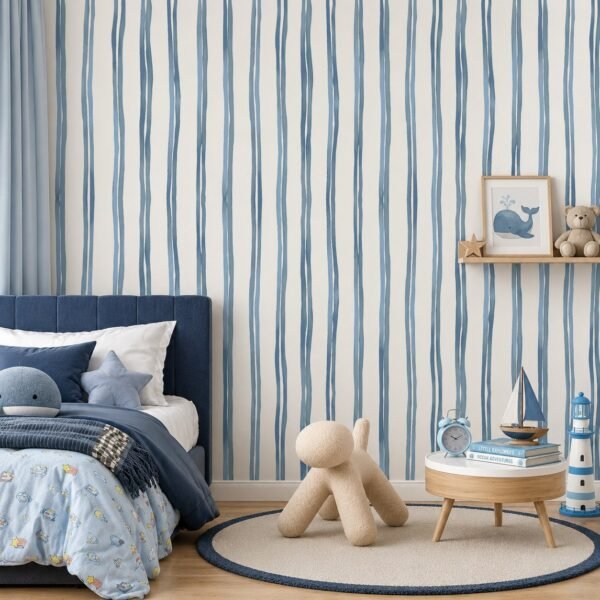 Delft Wavering – Hand-painted blue wavy stripe wallpaper on a warm white background