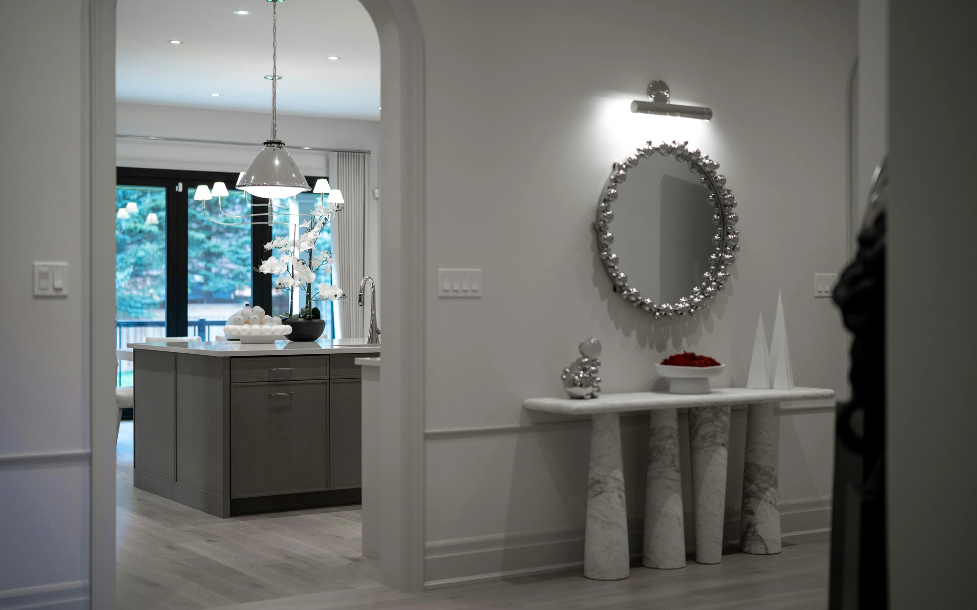 Clear marble console furniture wrapping detail